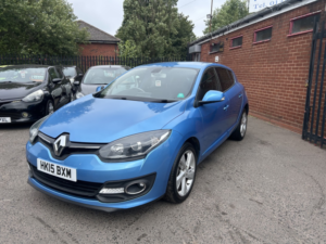 2015 Renault Megane 1.5 Dynamique Tomtom Energy Dci 110 Stop & Start in Blue — image 4