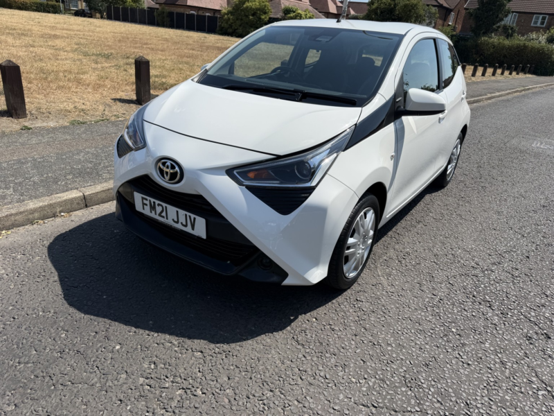 2021 Toyota Aygo 1.0 Vvt-I X-Play in White — image 1