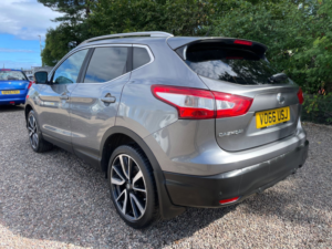 2016 Nissan Qashqai 1.6 Dci Tekna SUV 5dr Diesel Xtron 2WD Euro 6 (s/s) (130 Ps) in Grey — image 4