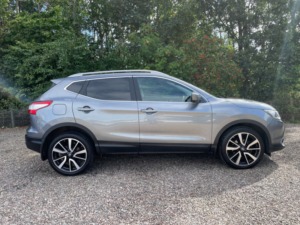 2016 Nissan Qashqai 1.6 Dci Tekna SUV 5dr Diesel Xtron 2WD Euro 6 (s/s) (130 Ps) in Grey — image 5