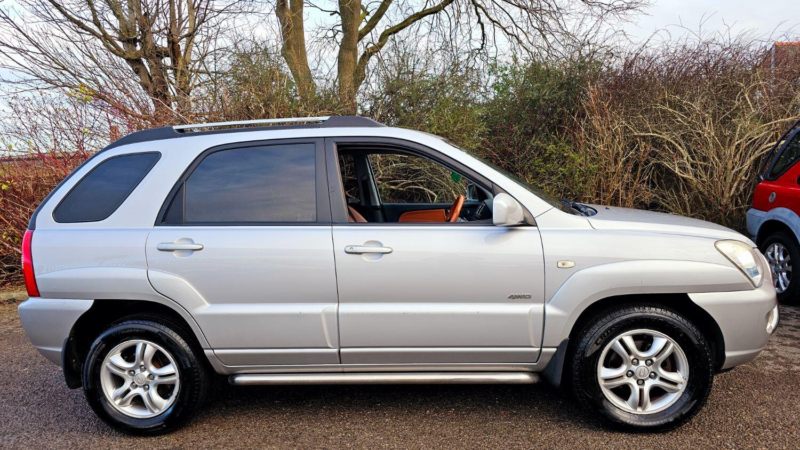 2005 Kia Sportage 2.7 V6 Xs in Silver — image 1