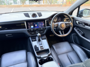 2021 Porsche Macan 2.9 T V6 S in Blue — image 3