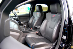 2017 Ford Focus St-3 2.0 Ecoboost - 31,400 Miles. Full Ford History. 2 Owners. Sync 3, 19inch, Camera. Black - Sold in Black — image 4