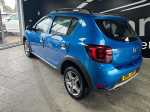 2017 Dacia Sandero Stepway 1.5 Dci Laureate Euro 6 (s/s) 5dr in Blue — image 4