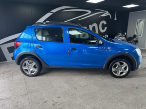 2017 Dacia Sandero Stepway 1.5 Dci Laureate Euro 6 (s/s) 5dr in Blue — image 5