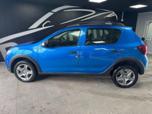 2017 Dacia Sandero Stepway 1.5 Dci Laureate Euro 6 (s/s) 5dr in Blue — image 6