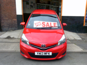2013 Toyota Yaris 1.3 Dual Vvt-I Tr in Red — image 2