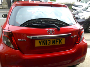 2013 Toyota Yaris 1.3 Dual Vvt-I Tr in Red — image 5