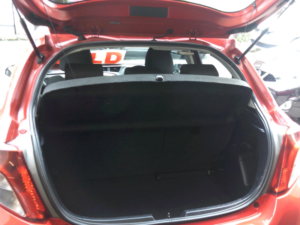 2013 Toyota Yaris 1.3 Dual Vvt-I Tr in Red — image 6