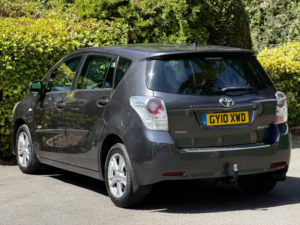 2010 Toyota Verso 2.0 D-4d Tr in Grey — image 6