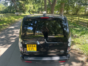 2014 Land Rover Discovery 4 3.0 Sd V6 Hse SUV 5dr Diesel Auto 4WD Euro 5 (s/s) (255 Bhp) in Black — image 5