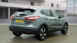 2016 Nissan Qashqai 1.2 Dig-T N-Connecta 2WD Euro 6 (s/s) 5dr in Grey — image 4