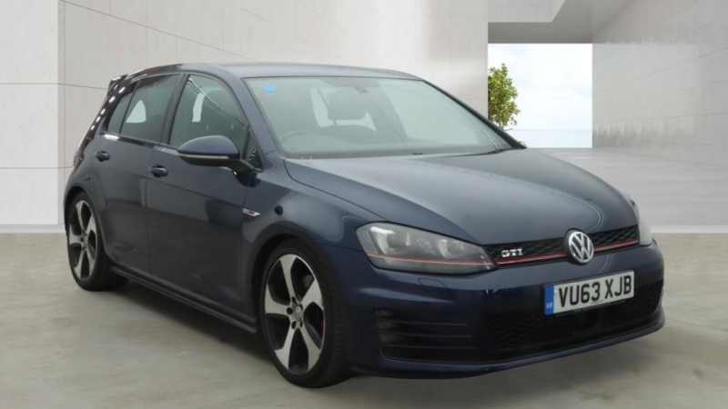 2013 Volkswagen Golf 2.0 Tsi Bluemotion Tech Gti in Blue — image 1
