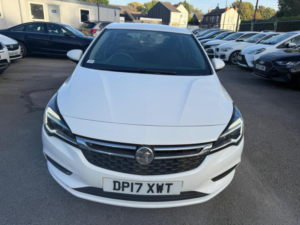 2017 Vauxhall Astra 1.4i Turbo Design Euro 6 5dr in White — image 2