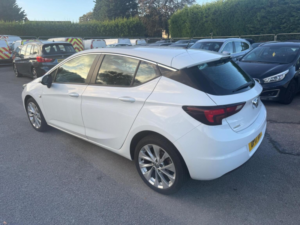 2017 Vauxhall Astra 1.4i Turbo Design Euro 6 5dr in White — image 4