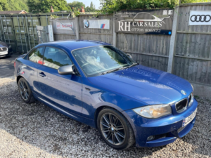 2010 BMW 1 Series 2.0 120d M Sport Steptronic Euro 5 2dr in Blue — image 2