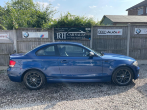 2010 BMW 1 Series 2.0 120d M Sport Steptronic Euro 5 2dr in Blue — image 5