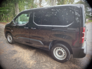 2025 Vauxhall Combo 1.5 Combo Pv Prime+ 1.5d 100 S&s Mt6 (650 Payload) in Black — image 3