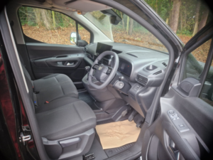 2025 Vauxhall Combo 1.5 Combo Pv Prime+ 1.5d 100 S&s Mt6 (650 Payload) in Black — image 5