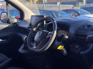 2019 Vauxhall Combo Life 1.5 Turbo D Blueinjection Energy Euro 6 (s/s) 5dr in Blue — image 3