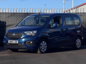 2019 Vauxhall Combo Life 1.5 Turbo D Blueinjection Energy Euro 6 (s/s) 5dr in Blue — image 6