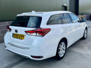 2016 Toyota Auris