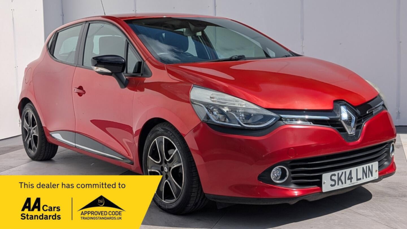 2014 Renault Clio 1.2 16v Dynamique Medianav Euro 5 5dr in Red — image 1