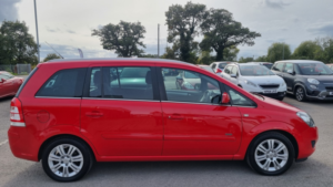 2012 Vauxhall Zafira 1.6 16v Design in Red — image 3