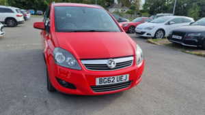 2012 Vauxhall Zafira 1.6 16v Design in Red — image 4