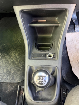 2015 Volkswagen Up! 1.0 Move Up! Euro 5 5dr in Black — image 4