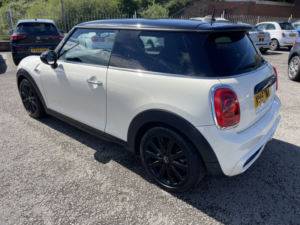 2015 MINI Hatch 2.0 Cooper Sd 3-Door Hatch in White — image 3