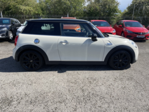 2015 MINI Hatch 2.0 Cooper Sd 3-Door Hatch in White — image 5