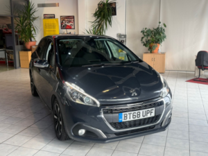 2018 Peugeot 208 1.5 Bluehdi Tech Edition in Grey — image 2