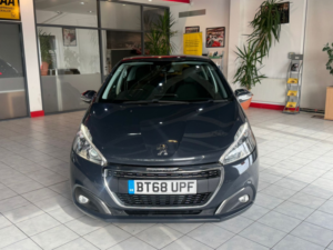 2018 Peugeot 208 1.5 Bluehdi Tech Edition in Grey — image 4
