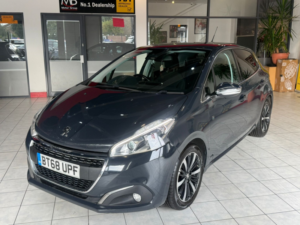 2018 Peugeot 208 1.5 Bluehdi Tech Edition in Grey — image 5