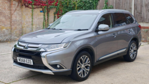2018 Mitsubishi Outlander 2.2 Di-D 3 4WD Euro 6 (s/s) 5dr in Grey — image 4