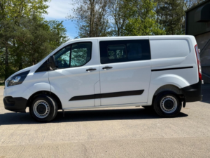 2023 Ford Transit Custom 2.0 300 Ecoblue Leader Crew Van L1 H1 Euro 6 (s/s) 5dr in White — image 4