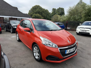 2015 Peugeot 208 1.2 Puretech Active in Orange — image 3