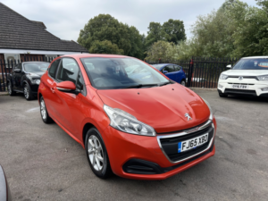 2015 Peugeot 208 1.2 Puretech Active in Orange — image 4