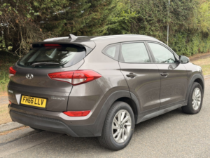 2016 Hyundai Tucson 1.7 Tucson Se Nav 1.7 D 116ps Bd +fss in Grey — image 3