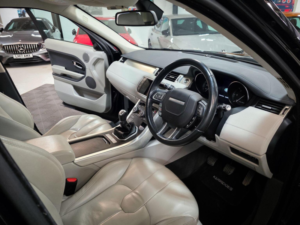 2014 Land Rover Range Rover Evoque 2.2 Ed4 Pure Fwd Euro 5 (s/s) 5dr in Black — image 3