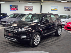 2014 Land Rover Range Rover Evoque 2.2 Ed4 Pure Fwd Euro 5 (s/s) 5dr in Black — image 6