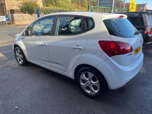 2014 Kia Venga 1.4 Ecodynamics 2 Euro 5 (s/s) 5dr in White — image 6