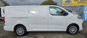 2023 Peugeot Expert 1.5 Bluehdi 1000 Asphalt Premium + in White — image 4