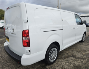 2023 Peugeot Expert 1.5 Bluehdi 1000 Asphalt Premium + in White — image 5
