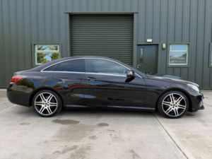 2013 Mercedes-Benz E Class 2.1 E250 Cdi Amg Sport in Black — image 3