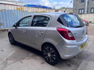 2010 Vauxhall Corsa 1.2i Ecoflex 16v Exclusiv Easytronic 5dr in Silver — image 2