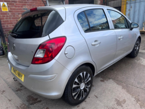 2010 Vauxhall Corsa 1.2i Ecoflex 16v Exclusiv Easytronic 5dr in Silver — image 3