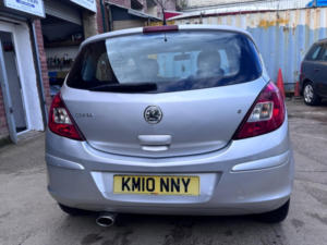 2010 Vauxhall Corsa 1.2i Ecoflex 16v Exclusiv Easytronic 5dr in Silver — image 5