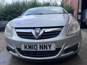 2010 Vauxhall Corsa 1.2i Ecoflex 16v Exclusiv Easytronic 5dr in Silver — image 6